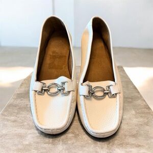 AEROSOLES White Leather Slip-On Loafers with Silver Bit